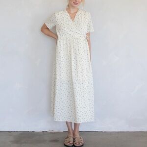 Chic Ivory Floral Maxi Dress